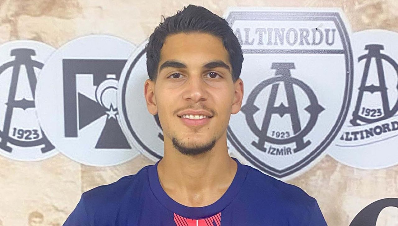 altinordu deplasmanda cikis pesinde ZkVNOIlP