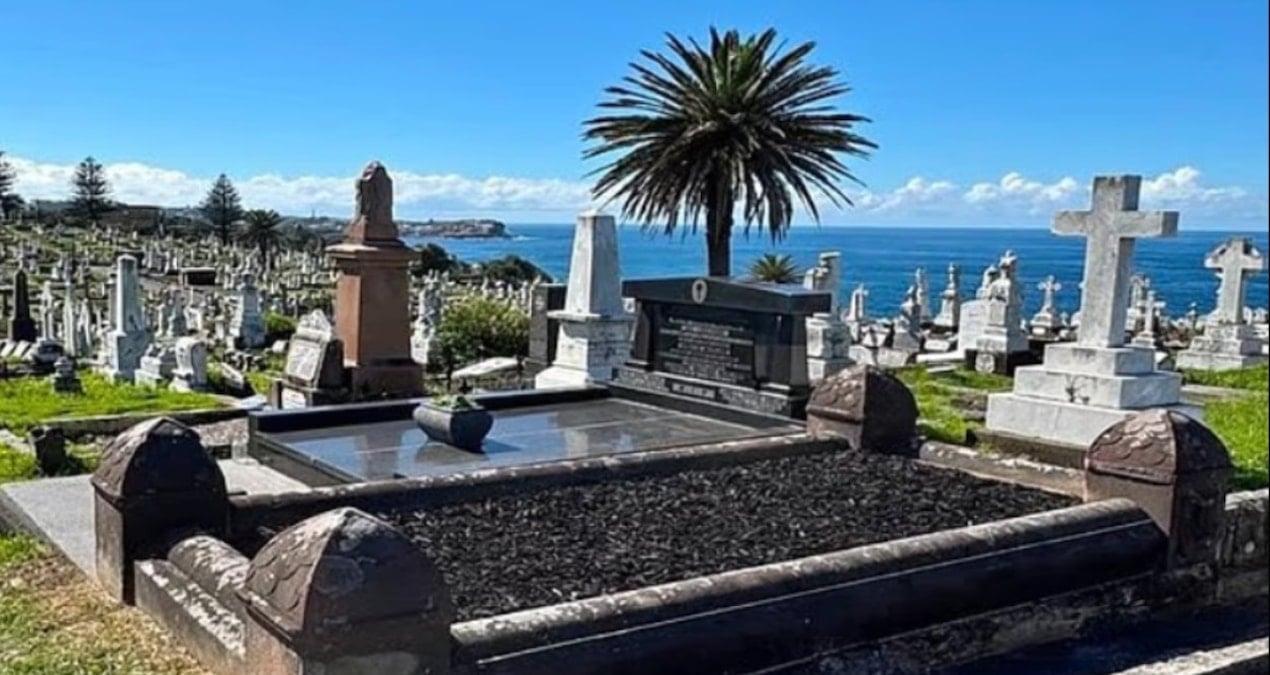 yok boyle firsatcilik mezarlikta yer kalmayinca 65 milyon liraya satisa cikardilar LyuRddkK