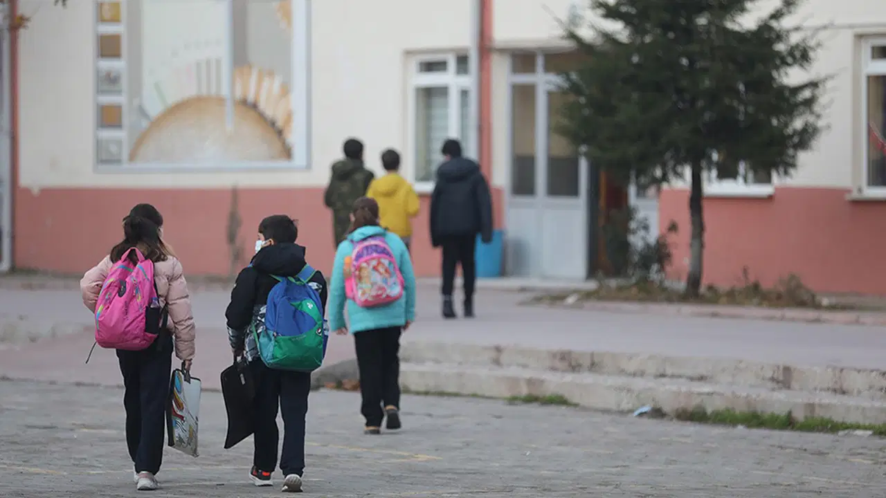 10 kasim bu yil da ara tatile denk geliyor mebe sert tepki hepimiz biliyoruz ki bunlar tesaduf degil L2MVkg4D