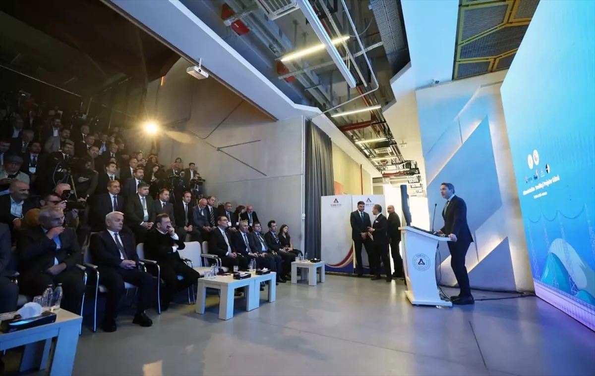 bakan bayraktar son 23 yilda yenilenebilir enerjideki devrimde heslerin onemli rol oynadigini belirtti 88IktM9f