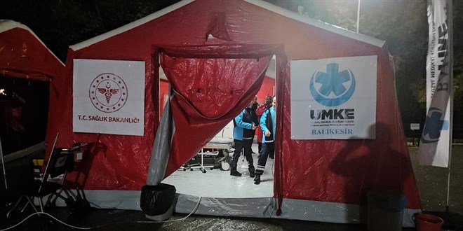 bakan memisoglu balikesir depremine iliskin 26 kisi taburcu oldu JIeiYAPz.jpg