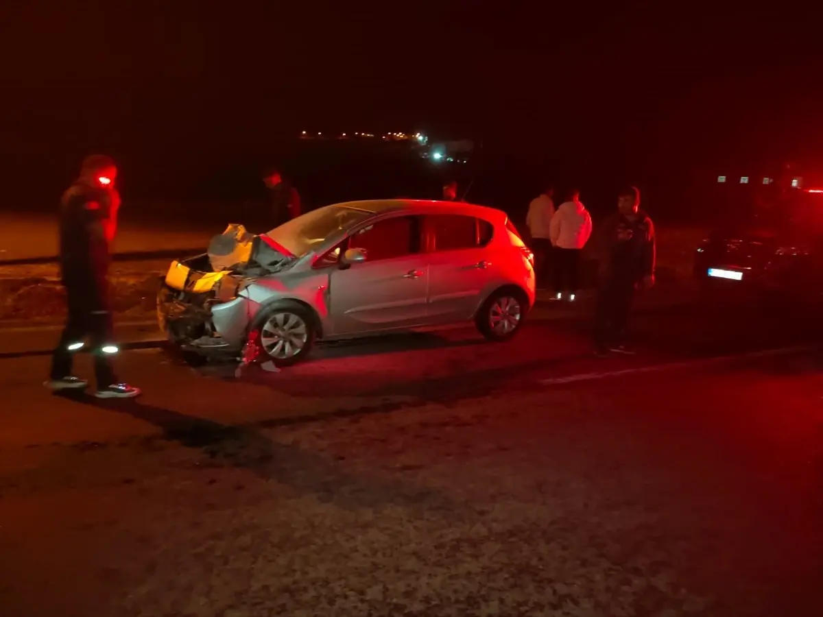 esege carpan otomobilin surucusu yaralandi RSuOVyUE.jpg