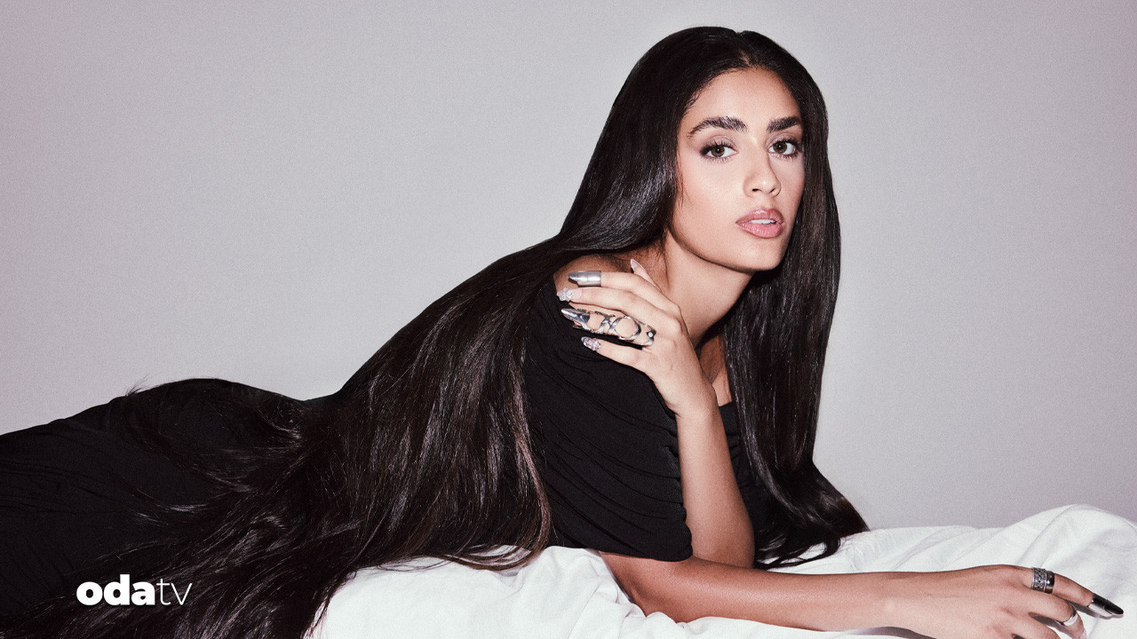 filistin asilli zeyne orta doguyu yeni albumuyle buyuledi CpTCLyVE.jpg