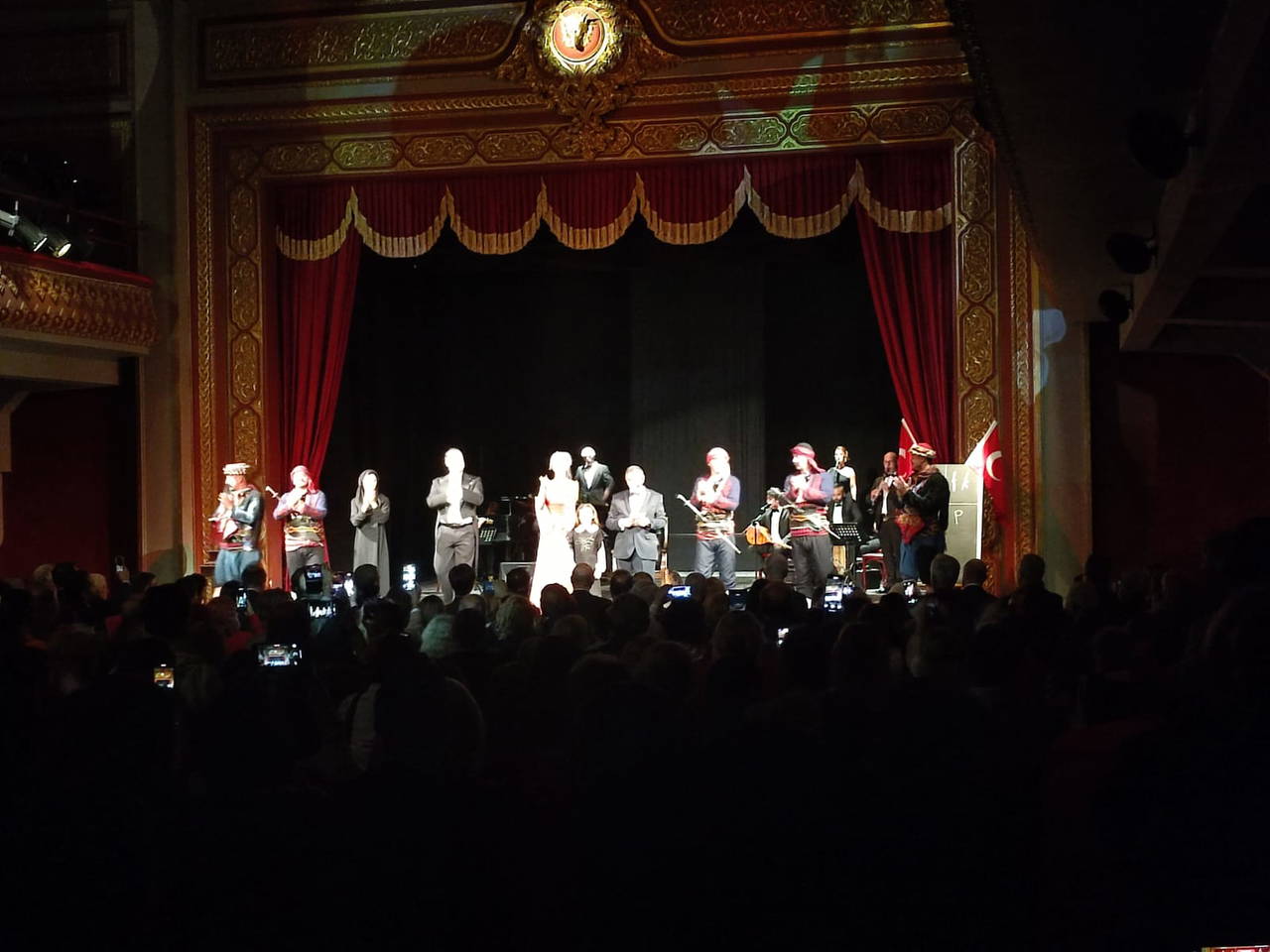 tutav cumhuriyetin 102inci yilini ustun dokmenin gosterisiyle kutladi XtYuXSva.jpg