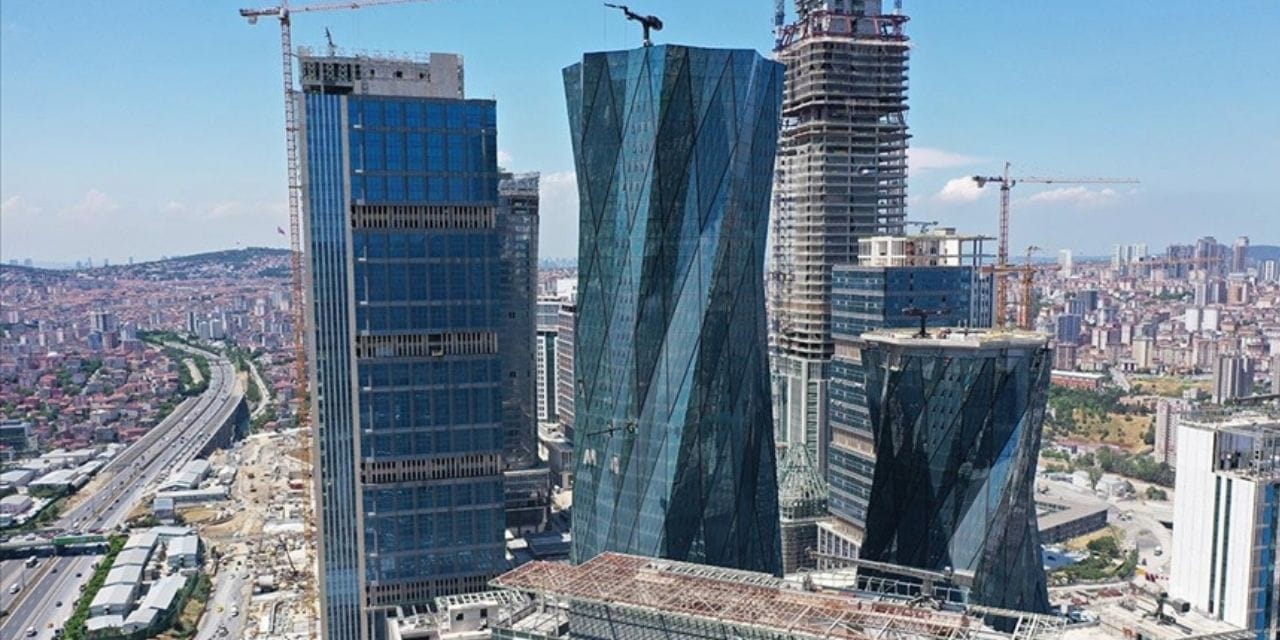 Savaştan kaçtıp İstanbul Finans Merkezi’ne geldiler!